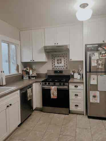 WOMENONLY-
Room for rent in Pasadena