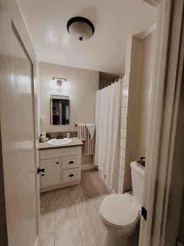 WOMENONLY-
Room for rent in Pasadena