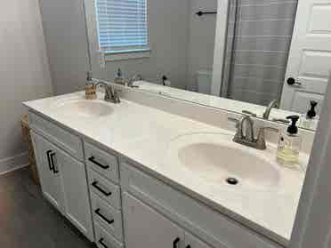 Room available 8 min from Broadway