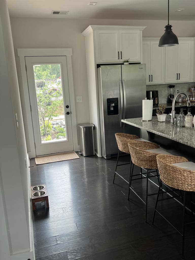 Room available 8 min from Broadway