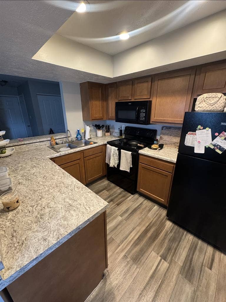 Looking for a roommate!