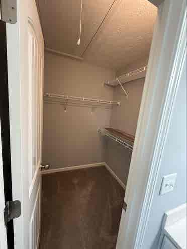 Looking for a female roomate