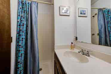Room for rent, single moms encourag