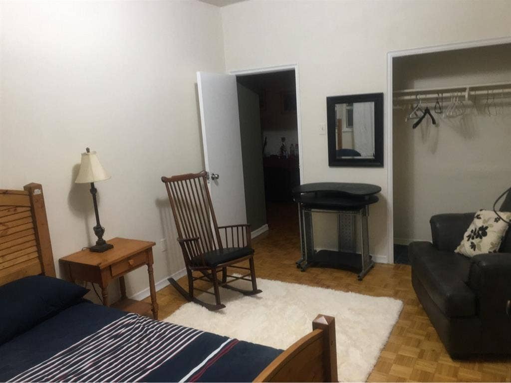 Big bright, beautiful room