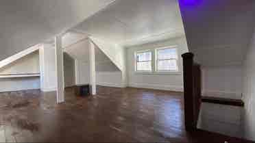 4BR Farmhouse w/ Utilities Incl.