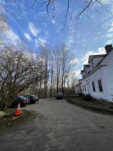4BR Farmhouse w/ Utilities Incl.
