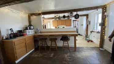 4BR Farmhouse w/ Utilities Incl.