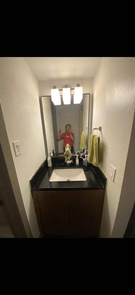 Room for rent in Austin (females)