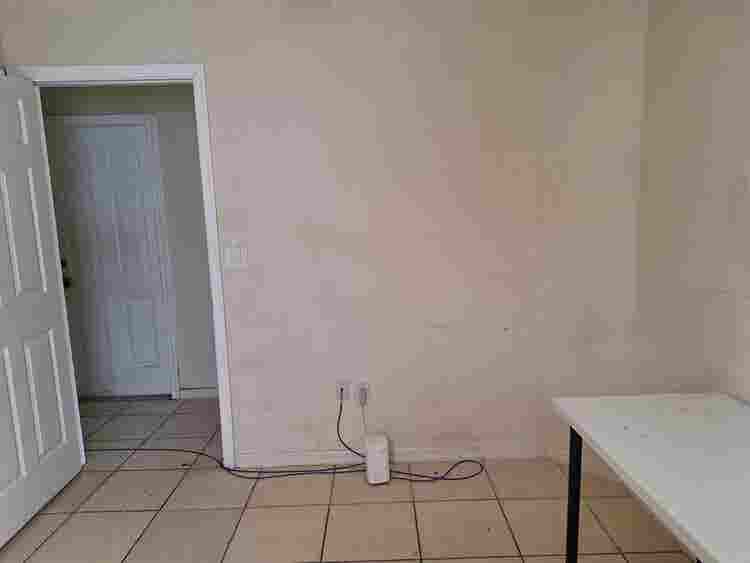 Single Room for rent in WPB!
