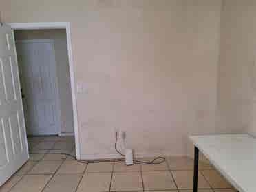 Single Room for rent in WPB!