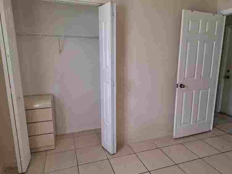 Single Room for rent in WPB!