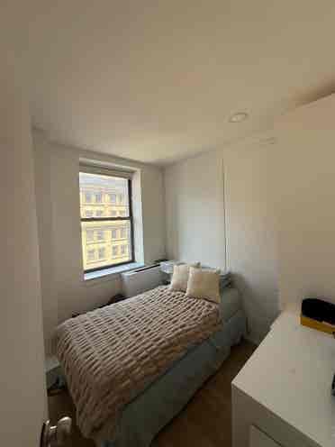😍 Room in Midtown South 😍