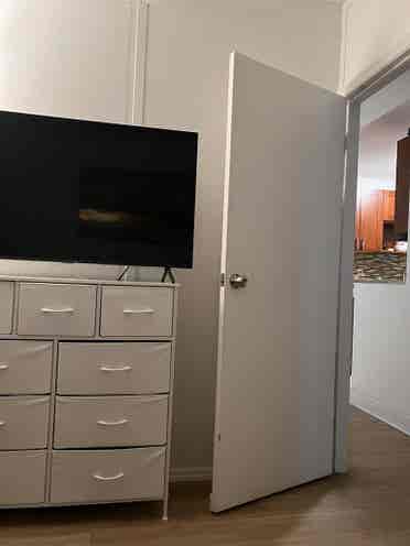 😍 Room in Midtown South 😍