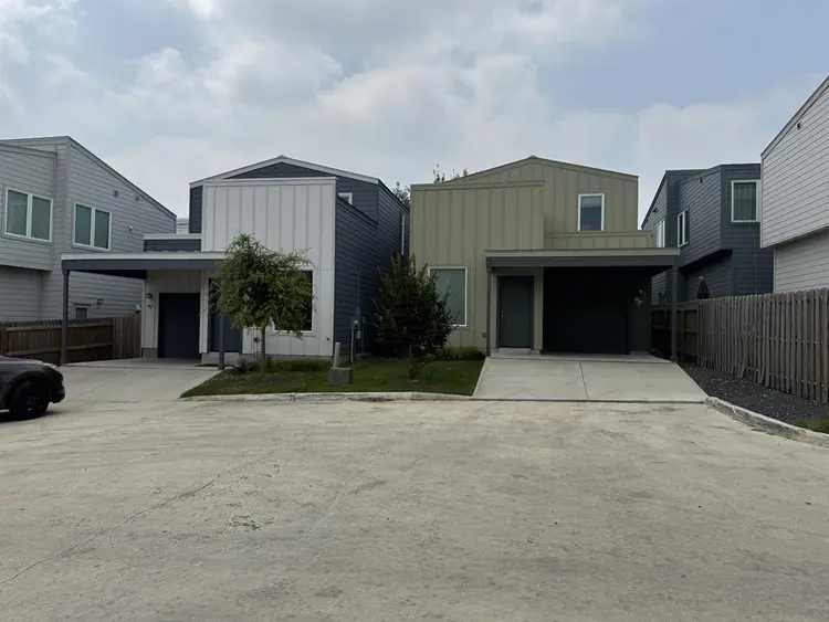 FURNISHED ROOMS w/In-Room Baths