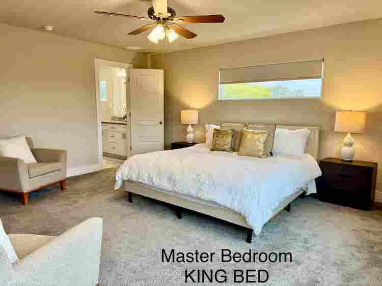 FURNISHED ROOMS w/In-Room Baths