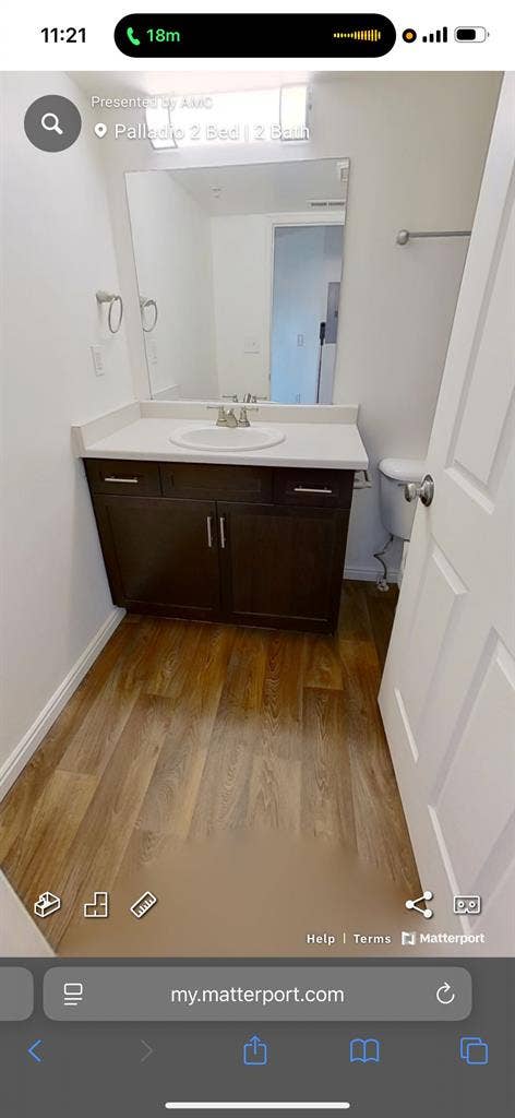 LOOKING FOR ROOMMATE