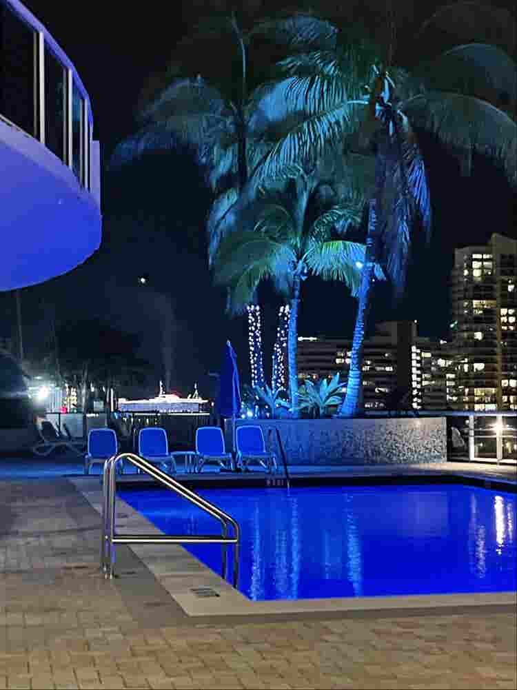 Female roommate needed  South Beach