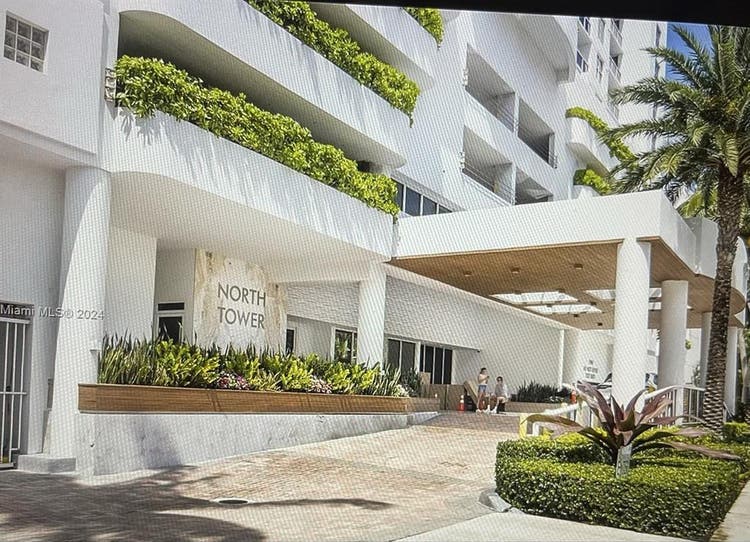 Female roommate needed  South Beach