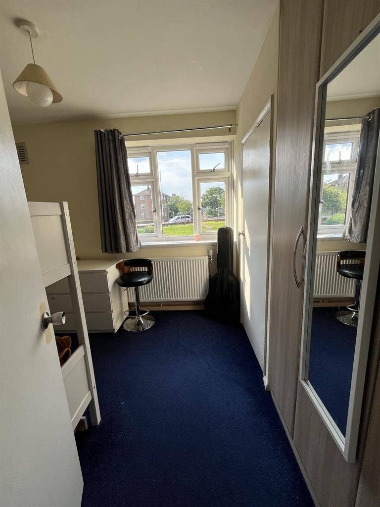 Female accommodation central linee