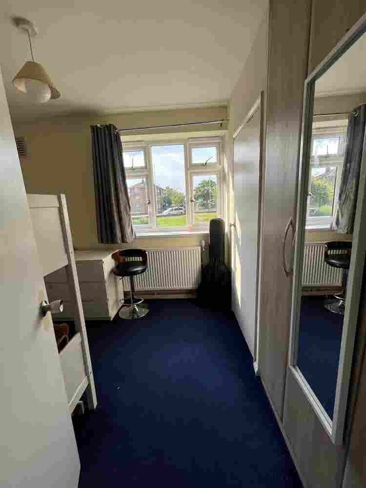 Female accommodation central linee
