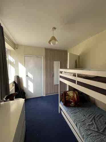 Female accommodation central linee