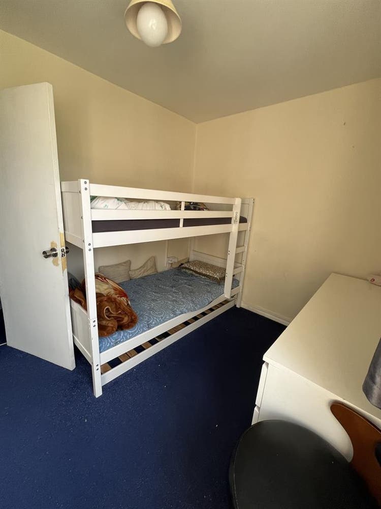 Female accommodation central linee