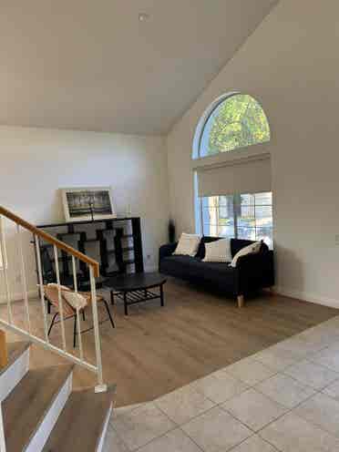 Room for Rent – Safe, Clean & Quiet