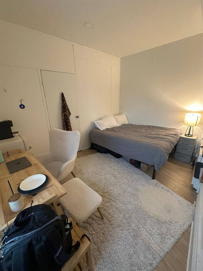 ✨Spacious Room in Midtown South✨