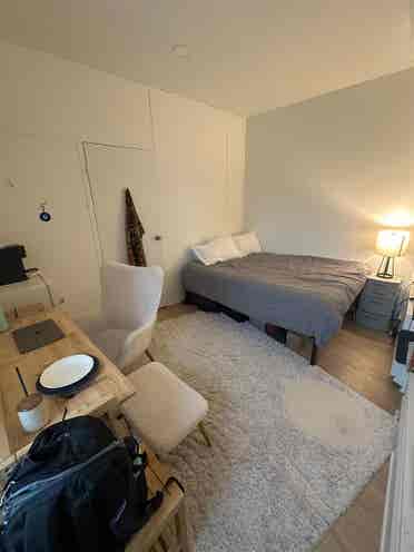 ✨Spacious Room in Midtown South✨