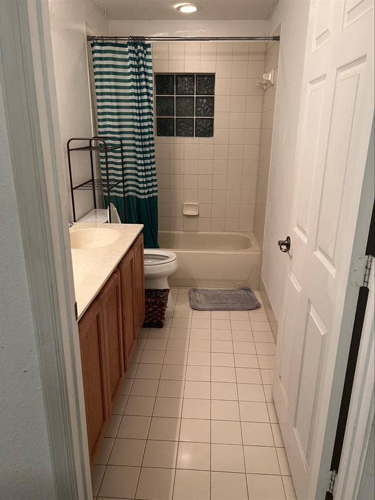 Private Room & Bath in nice home!