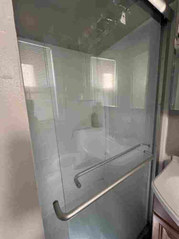 LOOKING FOR LEASE TAKEOVERR