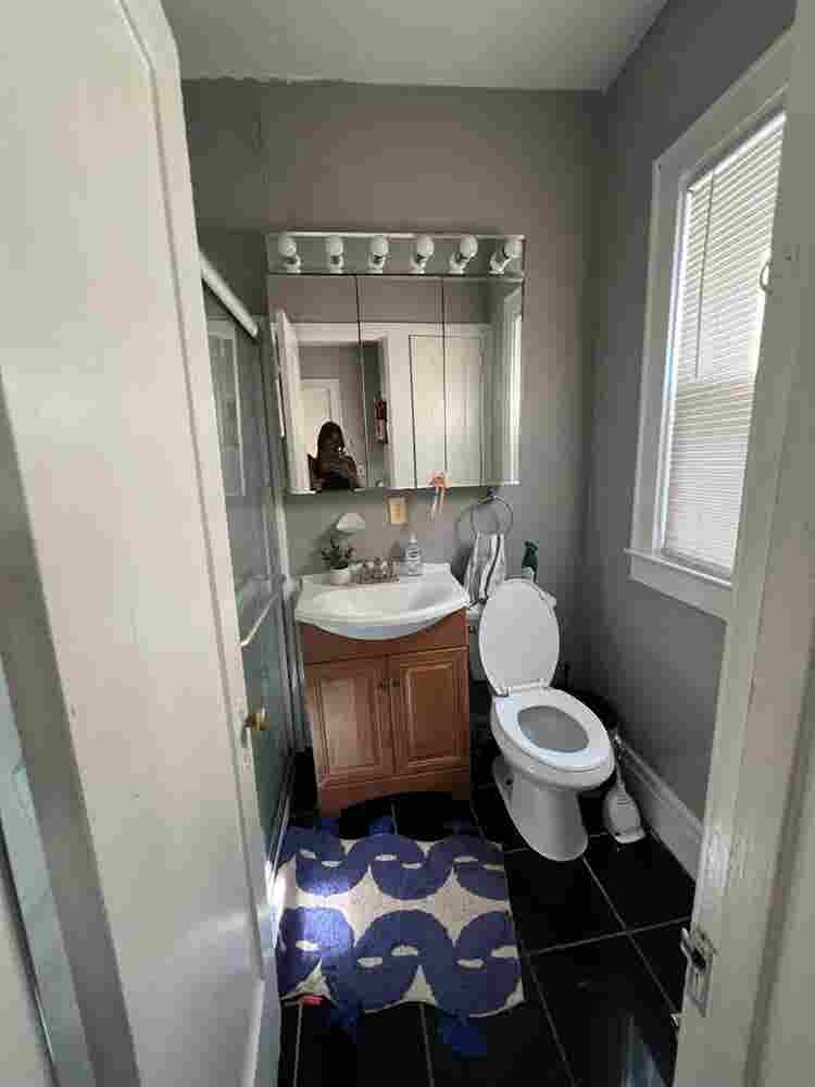 LOOKING FOR LEASE TAKEOVERR