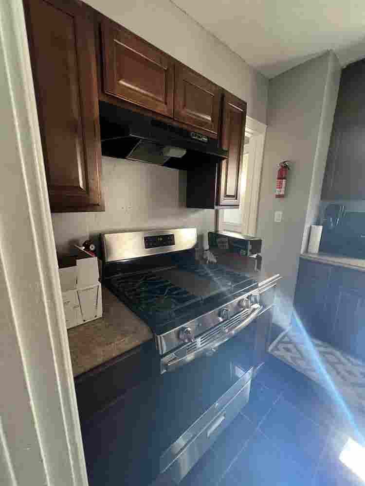 LOOKING FOR LEASE TAKEOVERR