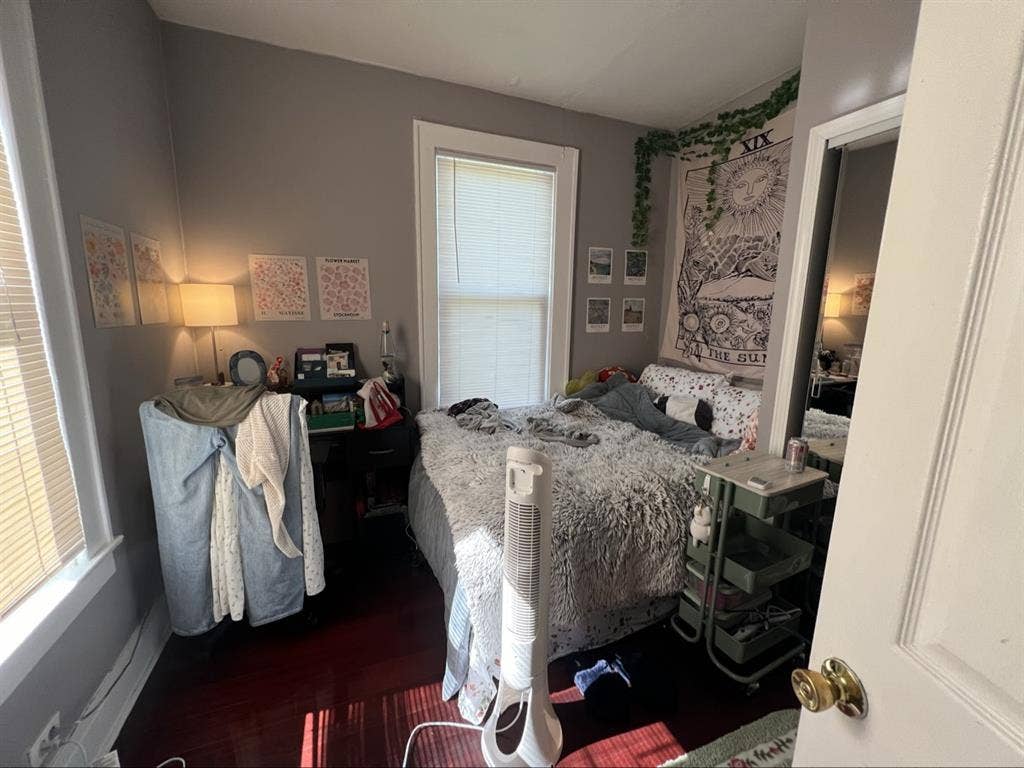 LOOKING FOR LEASE TAKEOVERR