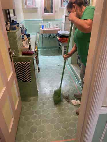 Silverlake Hilltop Home to share