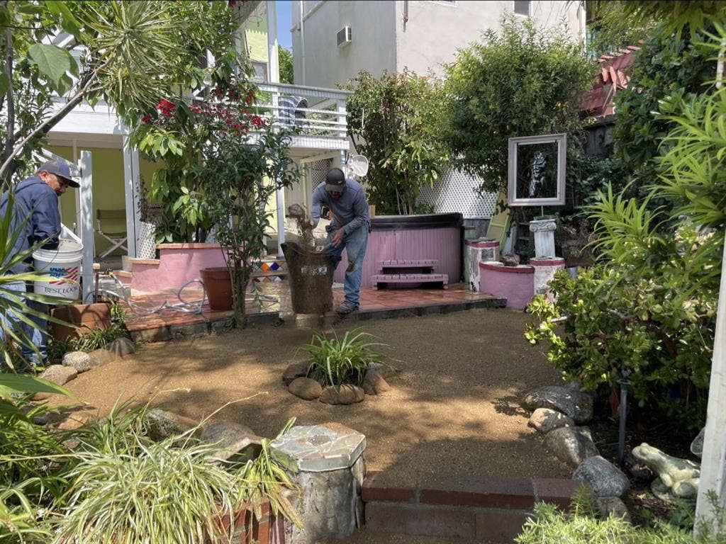 Silverlake Hilltop Home to share