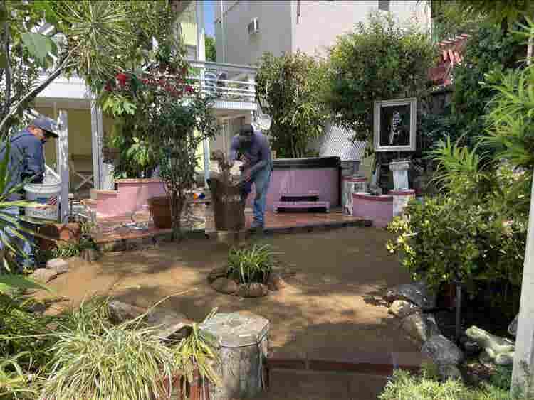 Silverlake Hilltop Home to share