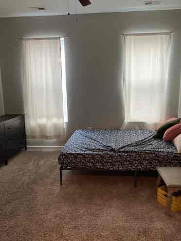 Fully furnished. House sharing.