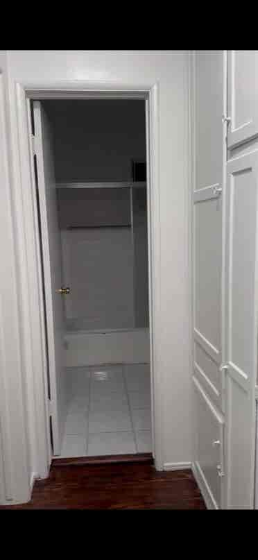 Private rm shared bath Hollywood