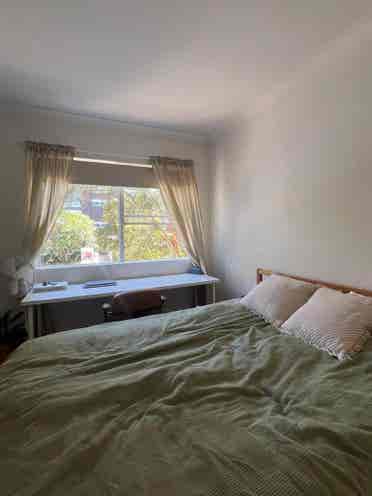 * BONDI BEACH * Room Available