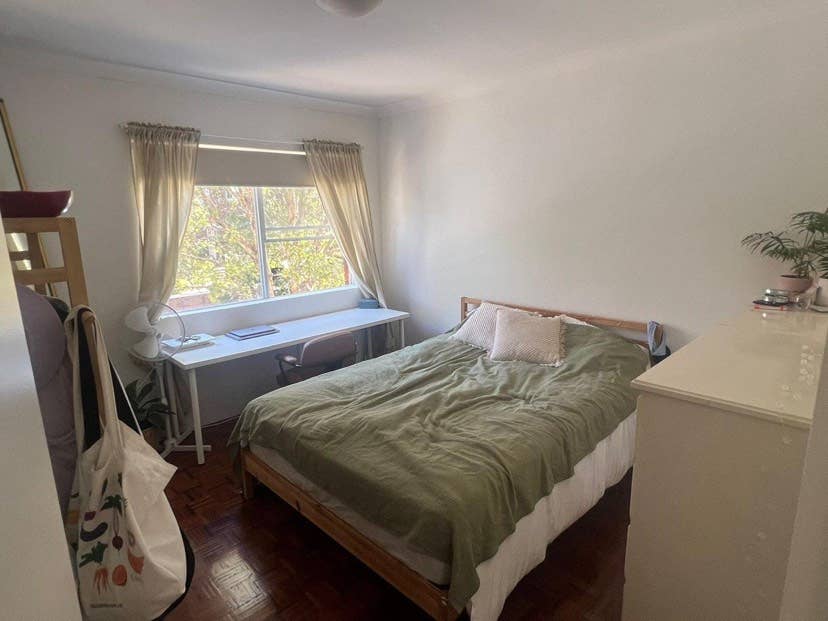 * BONDI BEACH * Room Available