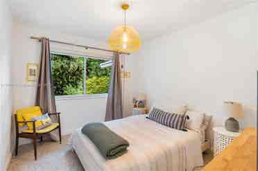 Cozy & Private 3-Bedroom wBackyard