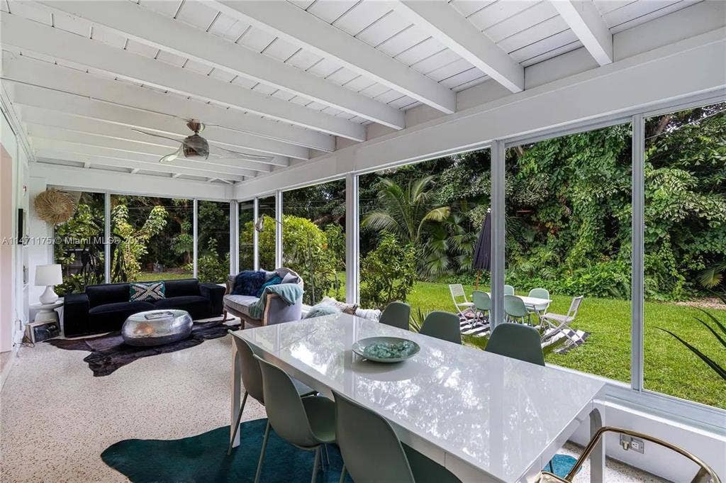 Cozy & Private 3-Bedroom wBackyard
