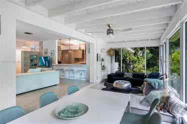 Cozy & Private 3-Bedroom wBackyard
