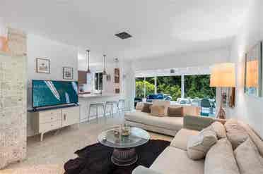 Cozy & Private 3-Bedroom wBackyard