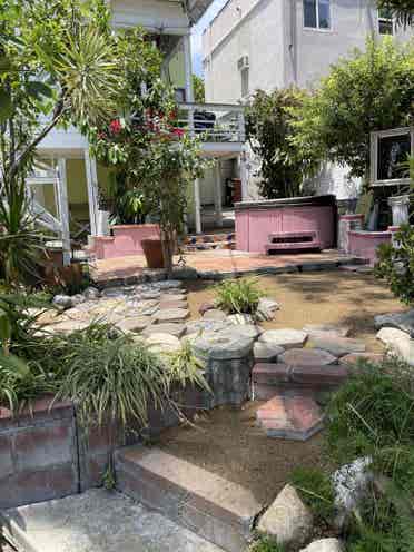 Silverlake Hilltop Home to sharee