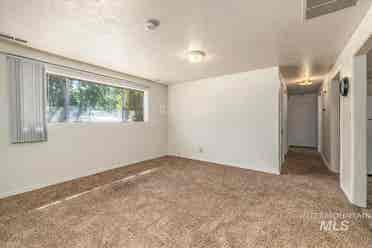 Roommate for Boise rental