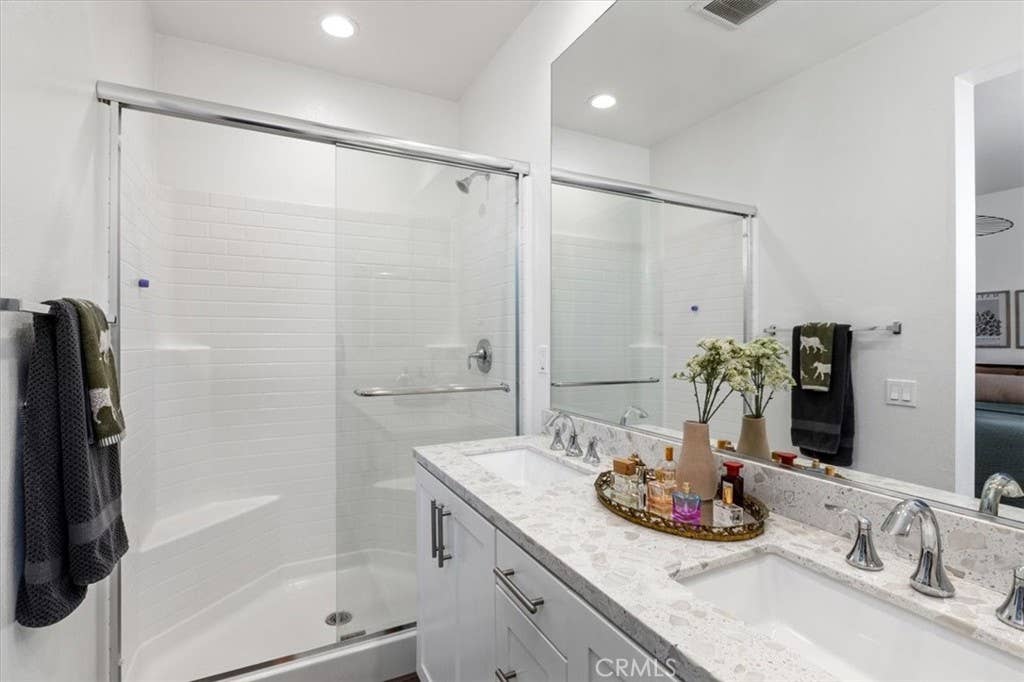 📍 3 Private Rooms for Rent