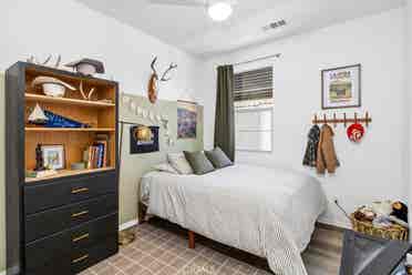 📍 3 Private Rooms for Rent