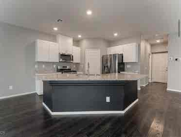Room in lovely 2 story townhouse